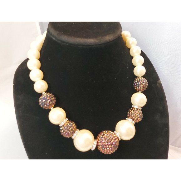 STUNNING VINTAGE ESTATE SIGNED VCLM CHUNKY FAUX PEARL & CRYSTALS 19" NECKLACE - Picture 6 of 8